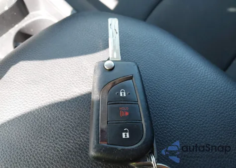 2019 Toyota Rav4 Hybrid Le z USA, uszkodzony, nr VIN 2T3LWRFV2KW011342